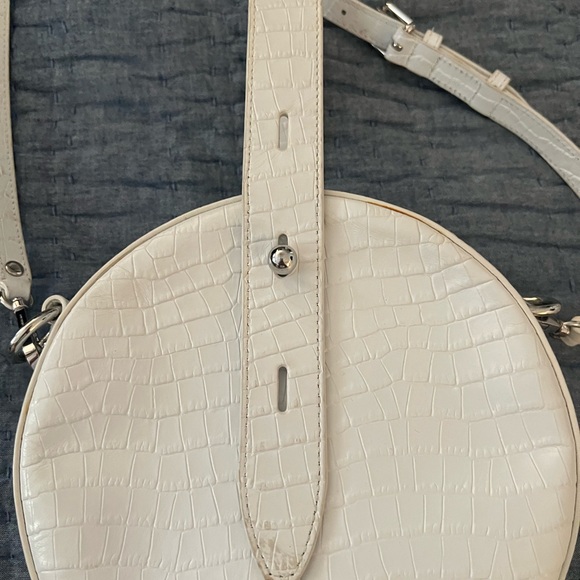 Rebecca Minkoff Cream Leather Crossbody Bag - Picture 3 of 5
